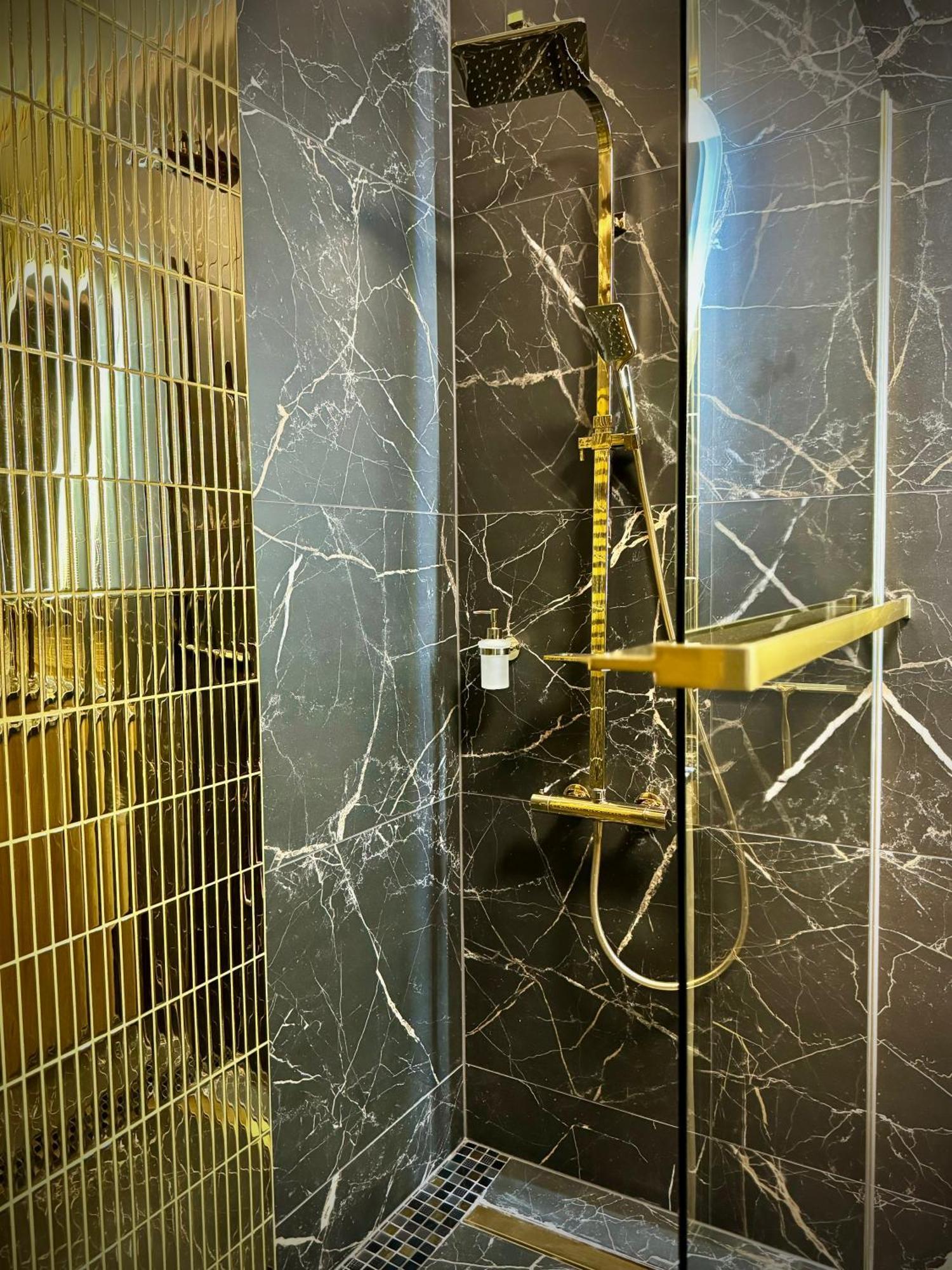 Golden Park Aparthotel Щецин Экстерьер фото