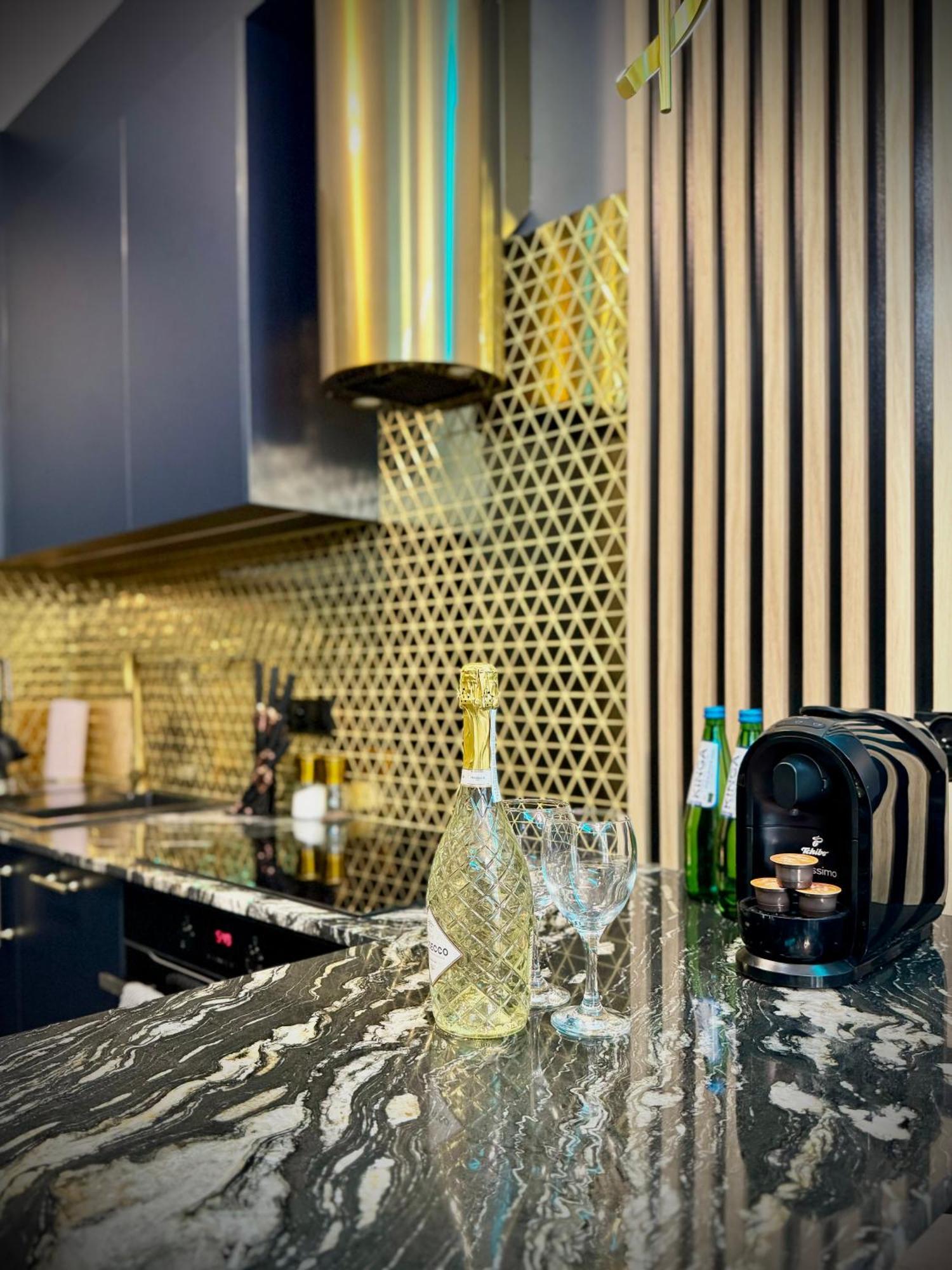 Golden Park Aparthotel Щецин Экстерьер фото